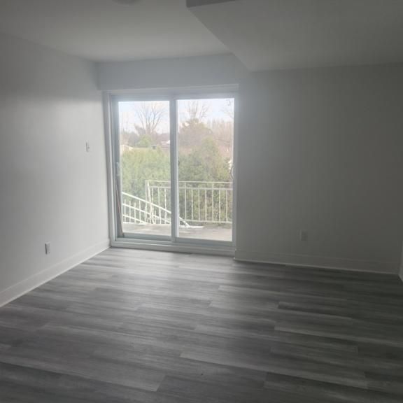 📍 Cession de bail pour le 1 Nov. 2025/ sous-location – 3 ½ à Laval - Photo 1