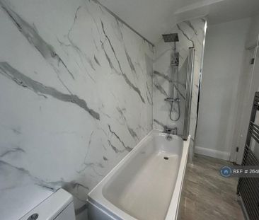 2 bedroom end of terrace house to rent - Photo 5