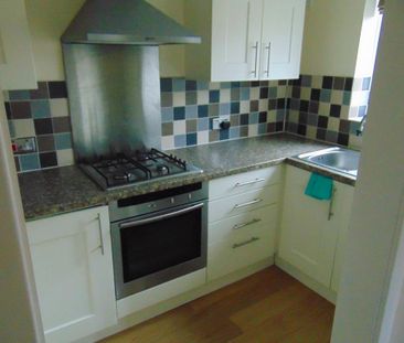 2 bedroom semi-detached house to rent - Photo 5