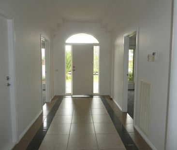 FOUR BEDROOM EXECUTIVE HOME - Photo 2