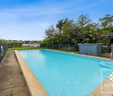 Waterfront Apartment with Pool and Garage - Photo 6