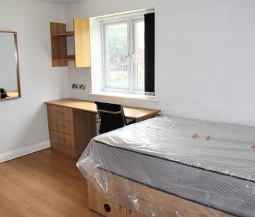 5 bedroom townhouse to rent - Photo 3