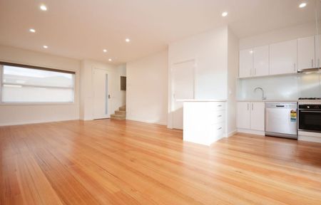 2/16 Clunes Street, Kingsbury VIC 3083 - Townhouse For Rent | Domain - Photo 2