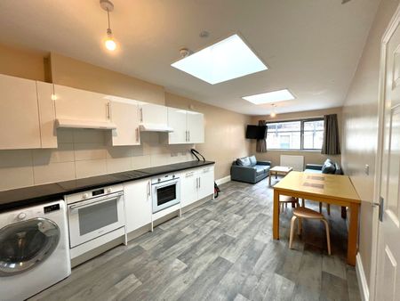 7 Bed Maisonette, Marsh Street Chambers, BS1 - Photo 4