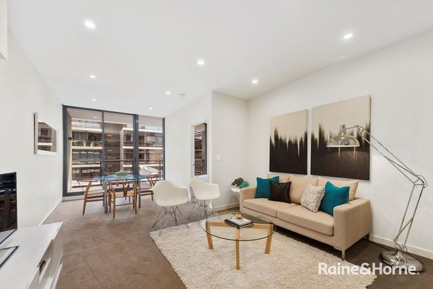 Class, Space & Style - Immaculate Apartment - Photo 1