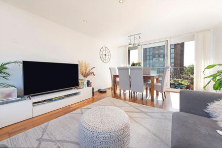 2 bedroom flat to rent - Photo 2