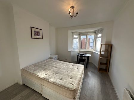 5 Bed Flat, Hendon, NW4 - Photo 3