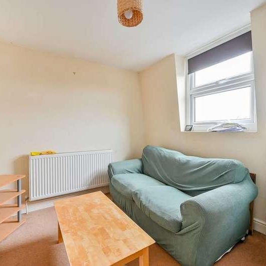 Shepherds Bush, Shepherd's Bush, W12 - Photo 1