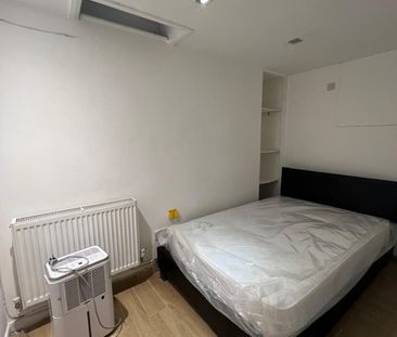 2 Bed Flat, High Road, IG1 - Photo 1