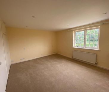 4 bedroom detached house to rent - Photo 6