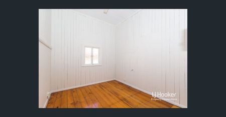 Charming Queenslander in a Prime, Ultra-Convenient Location - Photo 5