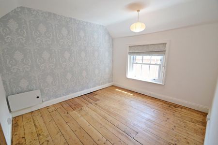 2 bedroom terraced house to rent - Photo 2