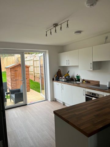 Room in a Shared House, Rolinda Lane, BS7 - Photo 5