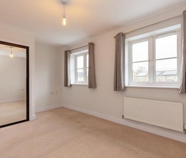 2 bedroom semi-detached house to rent - Photo 5
