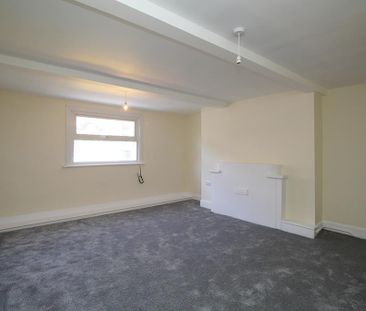 3 bedroom maisonette to rent - Photo 2