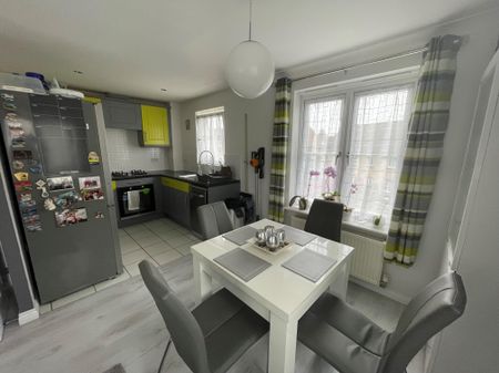 St. Josephs Green, Welwyn Garden City - Photo 2