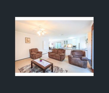 Modern Home with plenty of space! - Photo 1