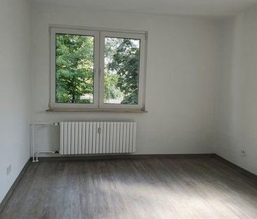 tolle, frisch sanierte 3-Zimmer-Wohnung im EG mit großem Balkon - Photo 1