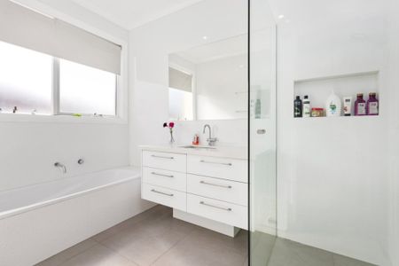 Superbly Renovated Low Maintenance Famly Home within Balwyn High School Zone - Photo 4