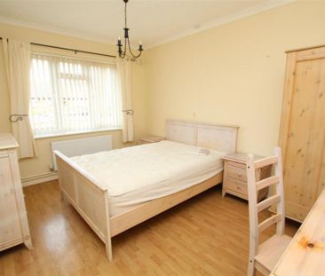 2 bedroom maisonette to rent - Photo 4