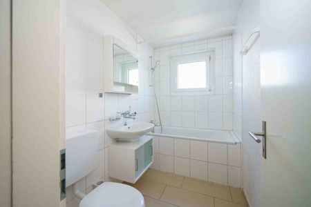 Luxurious 3-room apartment with balcony in Pratteln - Foto 3