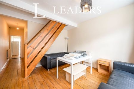 3 bedroom house to rent Talbot Road, Southsea, PO4 - Photo 2