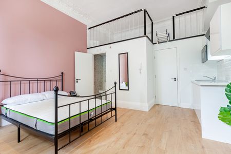 Studio Flat, Kensington Gardens Square, W2 - Photo 4