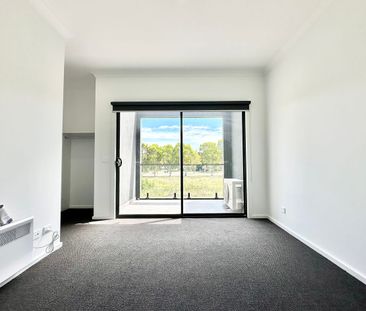 21 Limestone Drive, Berwick, Vic 3806 - Photo 6