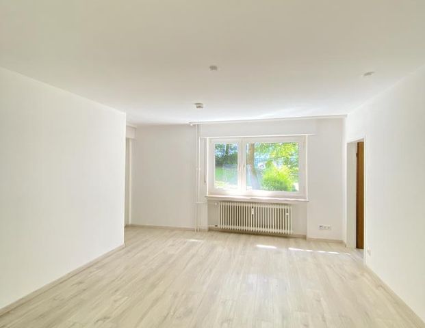 **Senioren mit WBS** 2-Zimmer-Wohnung in Solingen Mitte mit Balkon und Laminatboden - Photo 1