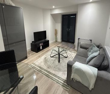 1 BED Apartment To rent - Photo 2