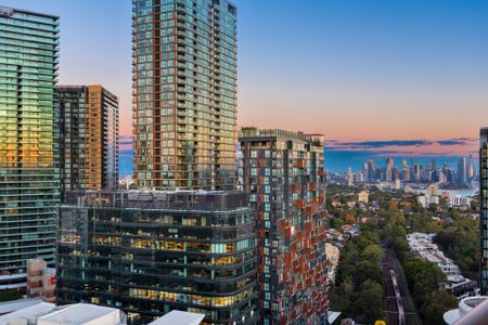 Penthouse Split Level Residence Perched High within the Forum - Photo 4