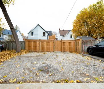 For Lease - 6 Luttrell Avenue Unit# Basement, Toronto, Ontario - Photo 3