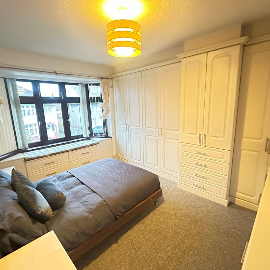 GRITTLETON ROAD - DOUBLE ROOM - Photo 1