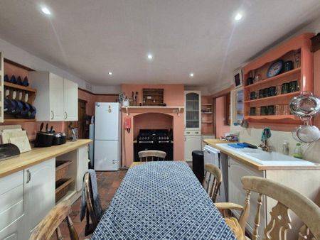 2 bedroom semi-detached house to rent - Photo 5