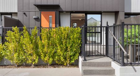 Modern 2021 built 3 bed, 1 bath with carpark - Photo 4