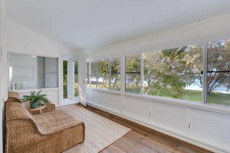 Beachfront & fully furnished!! - Photo 3