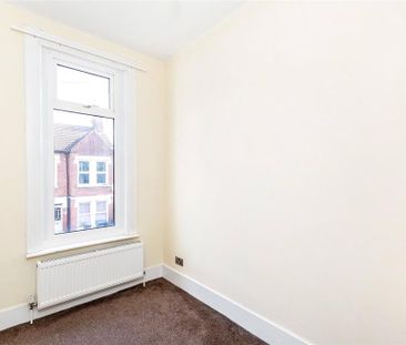 2 bedroom maisonette to rent - Photo 4