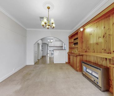 5 Hampton Road, Essendon West - Photo 2