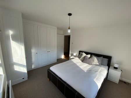 St Johns Park, London, SE3 - Photo 4