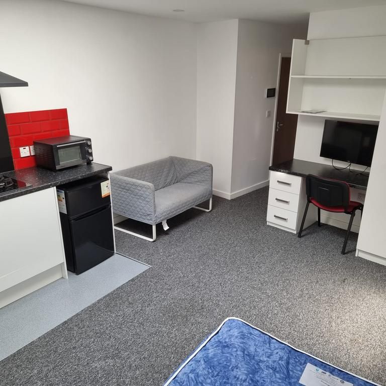 Studio to rent - Photo 1