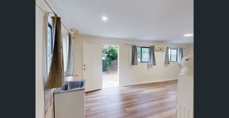 Freshly Updated & Flexible: Your Family's Dream Home with Dual Living Potential - Photo 2