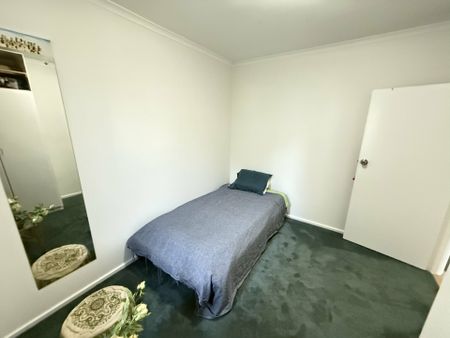 2 BEDROOM, 1 BATHROOM UNIT IN GILLEN - MODERN AND STYLISH - Photo 4