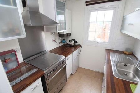 Pollys Yard, Newport Pagnell, MK16 - Photo 5