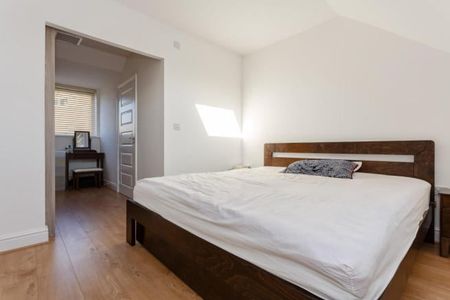 3 Bed Terraced House, Hunting Place, TW5 - Photo 4