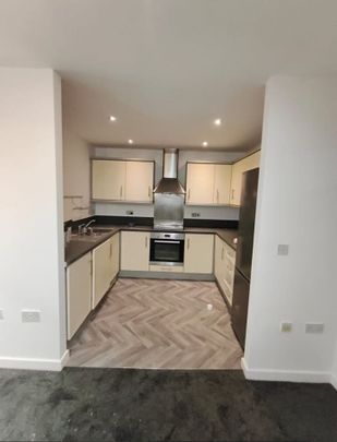 2 Bed Flat, Newbury Road, IG2 - Photo 1