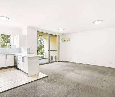 Walk to Station! 2 bedroom unit! - Photo 1