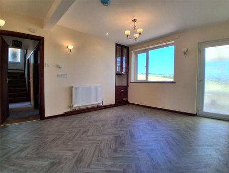 3 bedroom detached house to rent - Photo 2