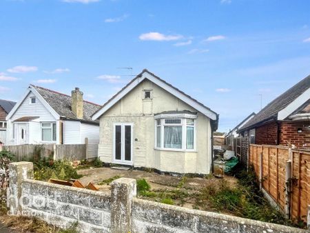 2 bedroom detached bungalow to rent - Photo 5