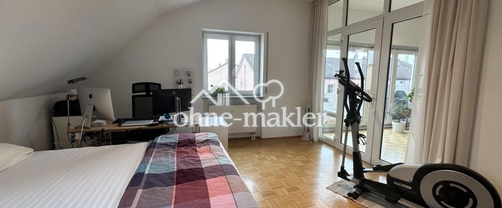 Lichtdurchgeflutete Moderne 3-Zimmer DG-Wohnung mit Balkon in München-Moosach - Foto 1