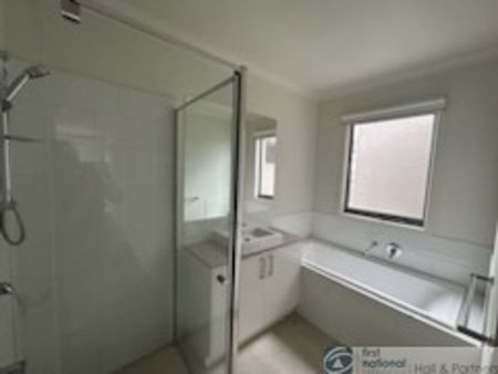 Townhouse with Room to Move - Photo 3